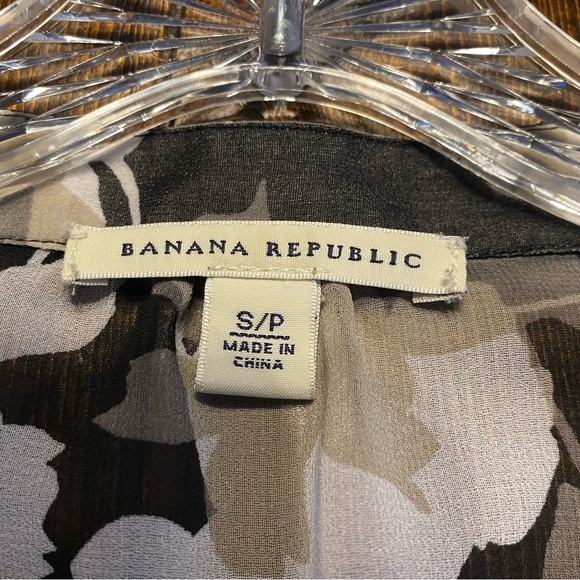 Banana Republic blouse - Picture 2 of 4